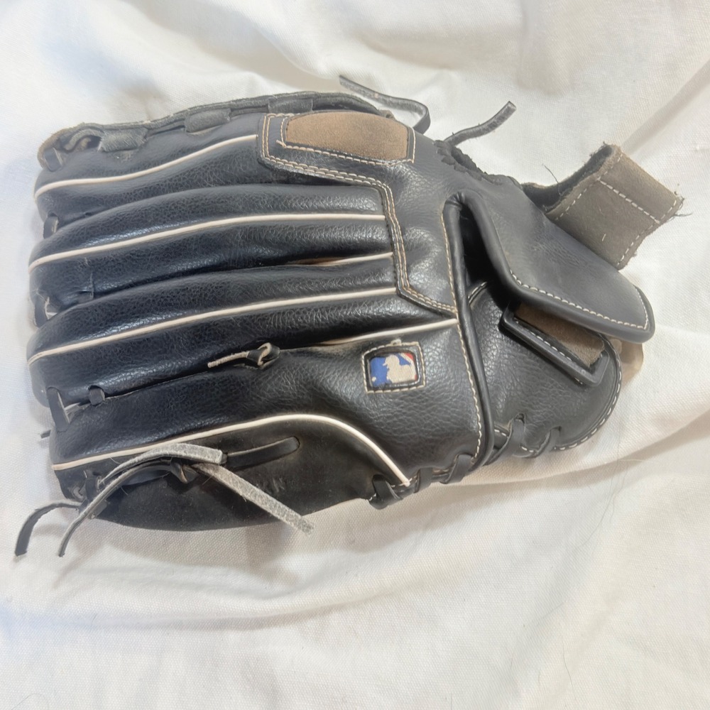 Wilson Baseball Glove Youth 11.5 Black Good Genuine Leather MLB A03RB15BS115